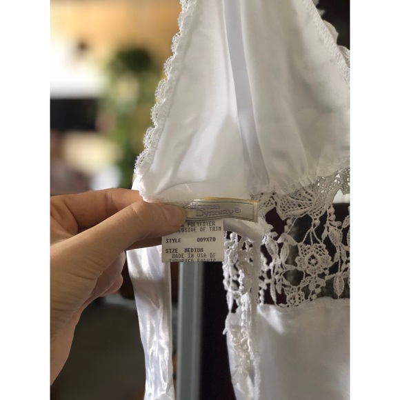 🦢 White Satin Floral Lace One Piece Lingerie 🦢 - Picture 3 of 4